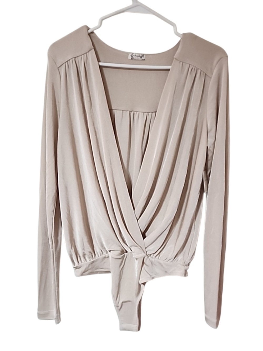 Free People Turnt Bodysuit in a cream shade. Nwt- Large - Picture 3 of 7